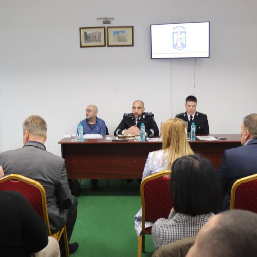 Sesiune de informare pentru angajatori și lucrători străini organizată în Dâmbovița