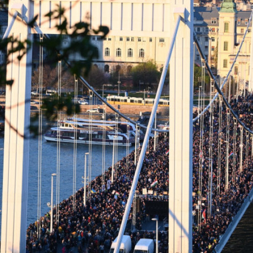 Guvernul Ungariei vrea să interzică blocarea podurilor de către protestatari