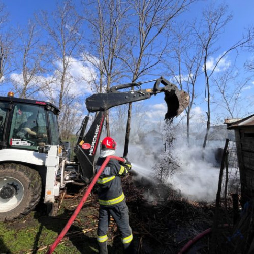 Incendiu devastator în localitatea Sârbi, comuna Vlaşinesti