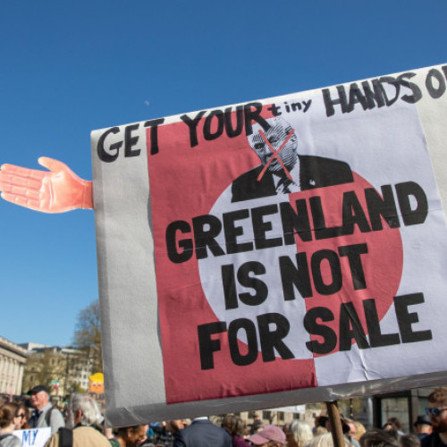 Sute de oameni protestează în Europa împotriva lui Trump și Musk