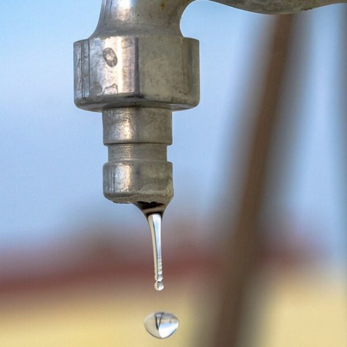 Consumatorii de pe mai multe străzi vor fi afectați de întreruperi de apă