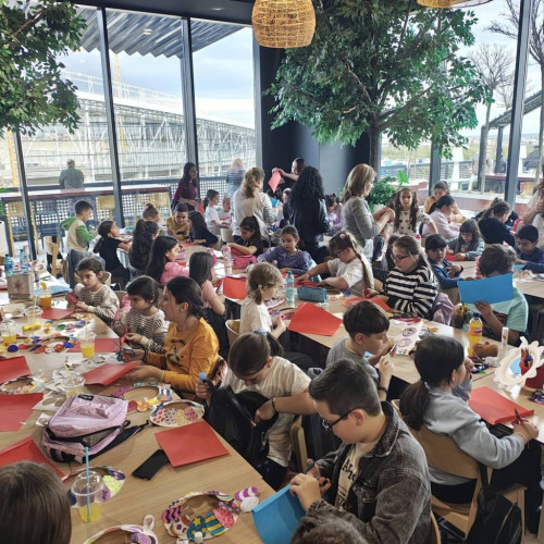 Peste 100 de copii participă la un atelier de creație la Dambovita Mall