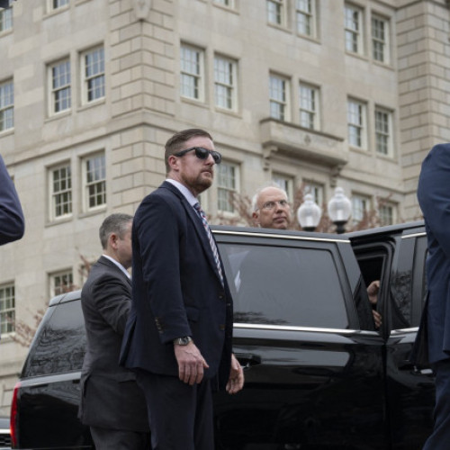 Primirea unui oficial rus la Casa Albă reaprinde temeri privind pacea în Ucraina