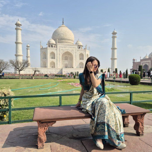 O tânără din Botoșani își îndeplinește visurile prin călătorii