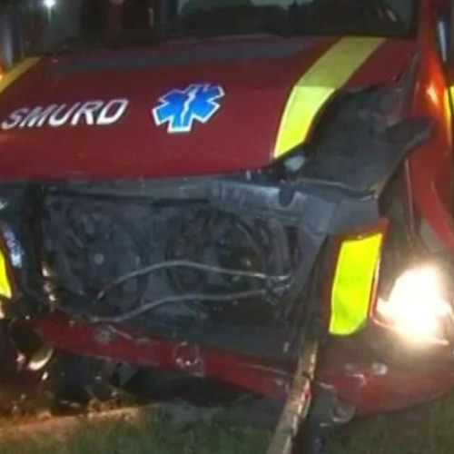 Accident rutier în Bunesti cu implicarea unei ambulanțe SMURD