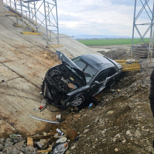 Șofer căzut de pe un pod neterminat în județul Buzău