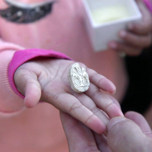 O fetiță descoperă o comoară antică în sudul Israelului