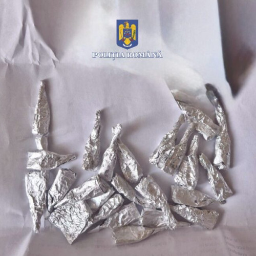 Bărbat din Târgu Ocna cercetat pentru deținere de substanțe interzise