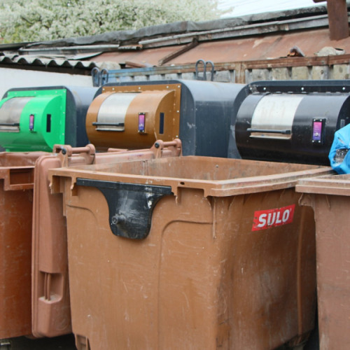 Nemulțumiri în creștere legate de insulele ecologice din Galați