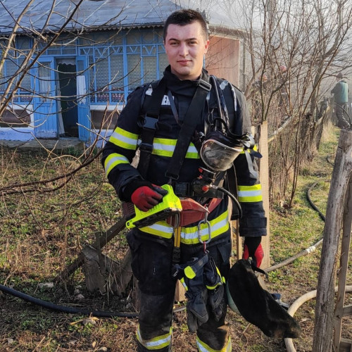 Un tânăr pompier din Botoșani arată adevăratul spirit de salvator