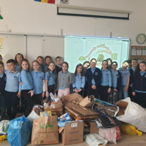 Activitate de reciclare la Colegiul Național "Onisifor Ghibu"