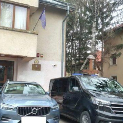 Trei primari și un administrator reținuți pentru fapte de corupție în Botoșani