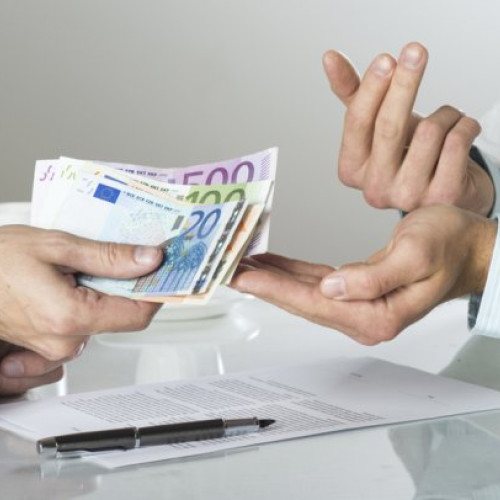 Legea privind donatiile pacientilor catre unitatile medicale, promulgata de presedintele interimar Ilie Bolojan