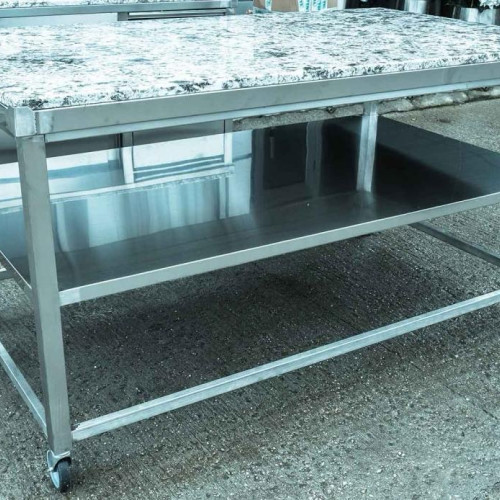 Semne ale unui furnizor profesionist de mobilier din inox