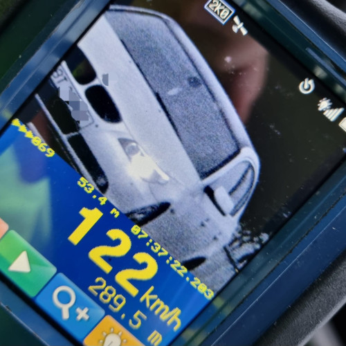 Tânăr prins conducând cu 122 km/h în Vorona, Botoșani