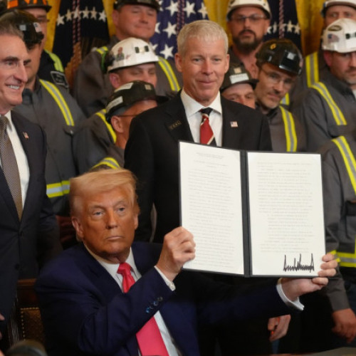 Trump semnează ordine executive pentru a susține industria cărbunelui din SUA
