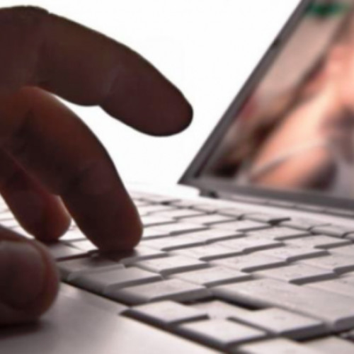 Retinerea unui bărbat pentru pornografie infantilă în Vrancea