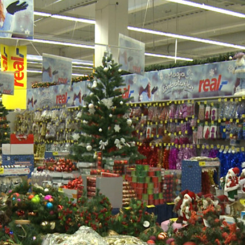 Tarifele impuse Chinei afectează producția de decorațiuni de Crăciun în SUA