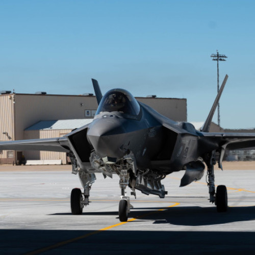 Avionul &quot;Frankenjet&quot; al Forțelor Aeriene SUA devine operațional