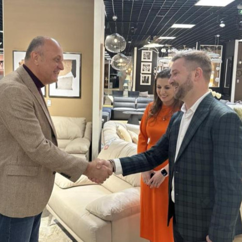 Dan Sucu deschide un nou magazin Mobexpert în comuna Florești