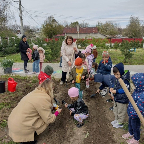 "Scoala Verde" îi împrietenește pe copii cu natura