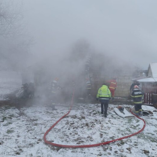 Bărbat mort în incendiul care i-a mistuit casa