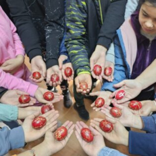 Atelier de încondeiat ouă la Săcele