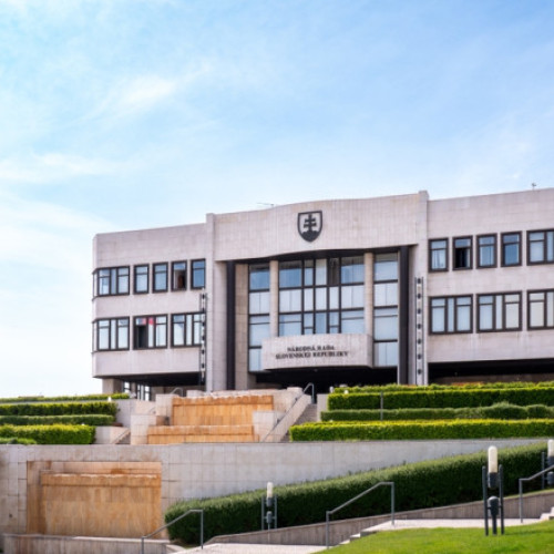 Slovacia a creat un fond de compensare pentru sancționarea nerespectării măsurilor sanitare