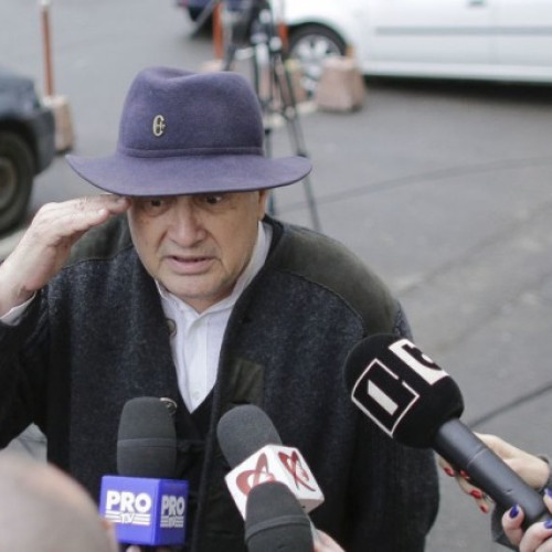 Mircea Dinescu îl dă în judecată pe Victor Ponta pentru inundațiile din 2014