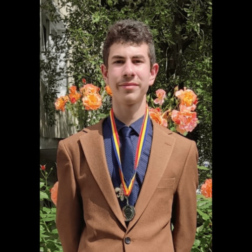 Elevul Manu Dragos Alexandru câștigă Locul I la Concursul de Matematică Aplicată