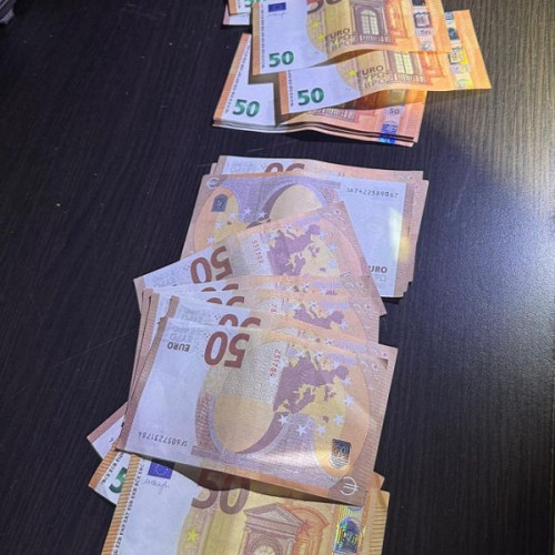 Trei bărbați reținuți pentru punerea în circulație de bani falsificați în Satu Mare