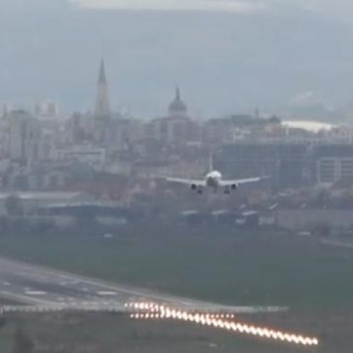 Aterizări dificile la Aeroportul Internațional "Avram Iancu" Cluj din cauza vremii
