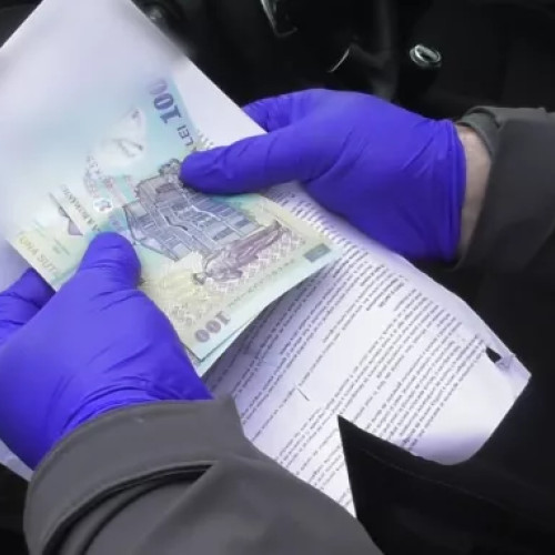 Cinci bărbați, trimiși în judecată pentru dare de mită în Botoșani