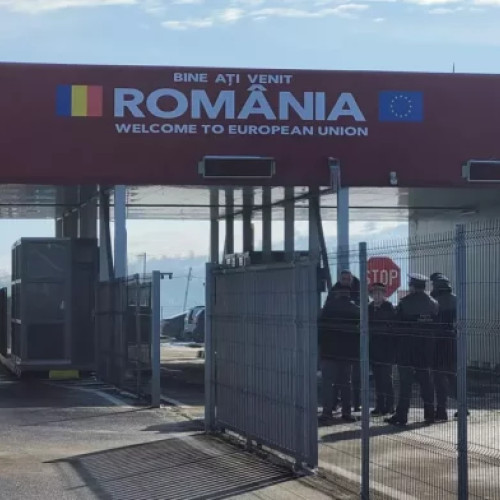 Cetățean român și ucrainean, reținut pentru transport de documente false