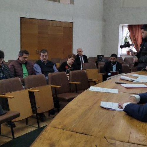 Problemele locative ale comunității rome din Botoșani analizate într-o ședință specială