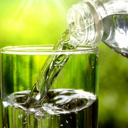 Avertismentul medicilor: Consumul excesiv de apă poate fi periculos