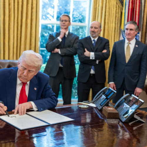 Războiul comercial al lui Trump generează tensiuni printre consilieri