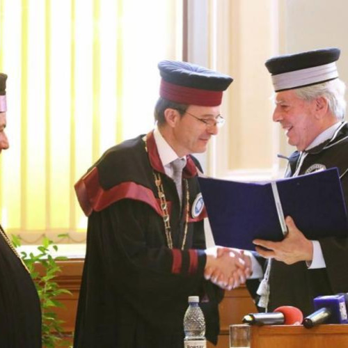 Decesul scriitorului Mario Vargas Llosa, un mare nume al literaturii