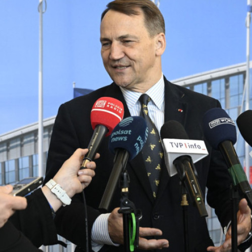 Ministrul polonez de externe critică atacurile Rusiei asupra Ucrainei