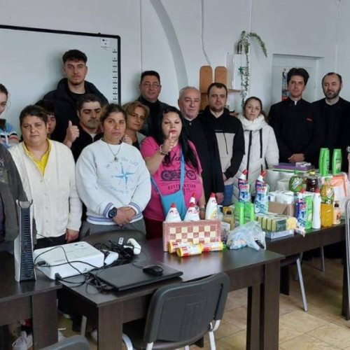 Produse de igienă și alimente oferite beneficiarilor Centrului de criză din Pucioasa