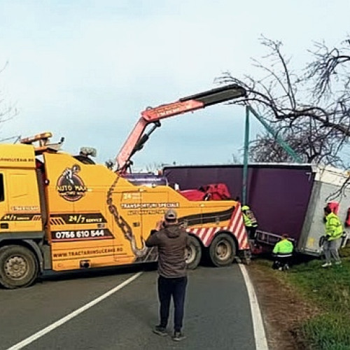 Tir derapat și trafic rutier blocat temporar pe DN 2E