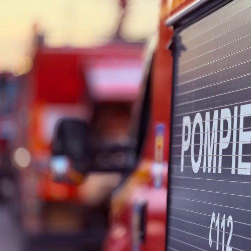 Incendiu la o casă din Flămânzi, femeie de 74 de ani panicată