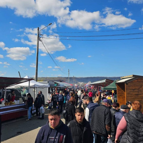 Târgul de Florii de la Voinesti atrage vizitatori an de an