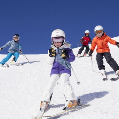 Vacanța de schi 2026 va fi între 9 februarie și 1 martie