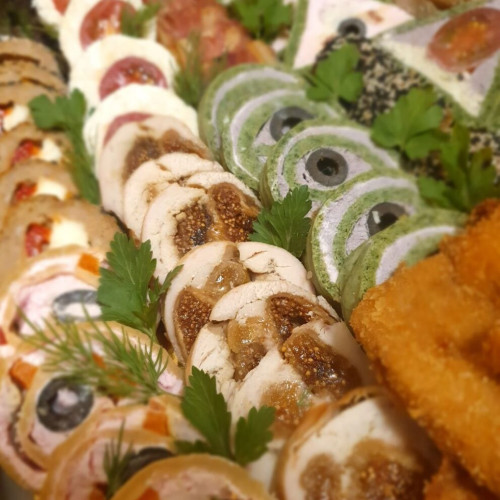 Prețuri variate pentru platouri pascale în restaurantele din zonă