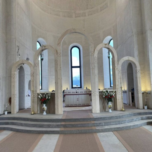 Manastirea Piatra Fantanele deschide o nouă biserică