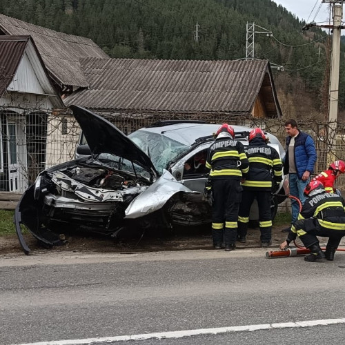 Accident pe DN 17 B, la Poiana Teiului