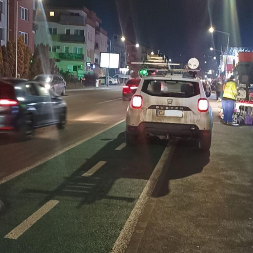 Clujenii se plâng de maşinile parcate pe pista de biciclete de pe strada Oțelului