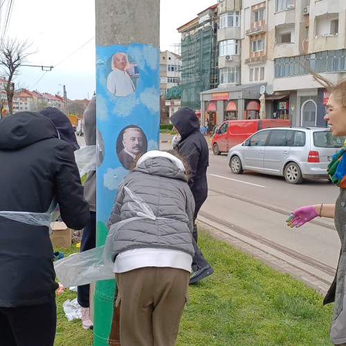 Elevii din Botoșani vor picta stâlpii municipiului