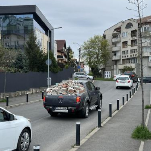 Conducător auto surprins transportând moloz într-un vehicul necorespunzător